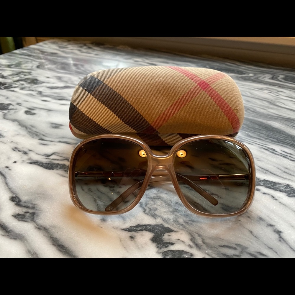 Authentic Berberry 4068 Smokey Sunglasses - Picture 7 of 10